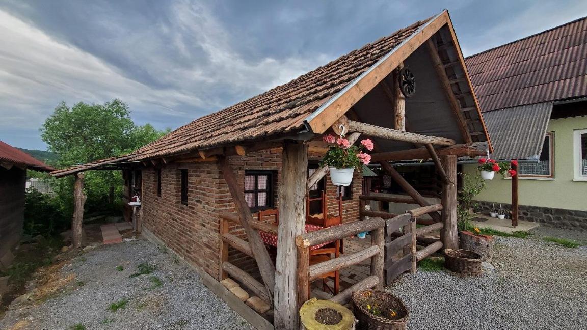 Casa Rustic Feher & Fekete Vendeghazak Sovata Exteriör bild