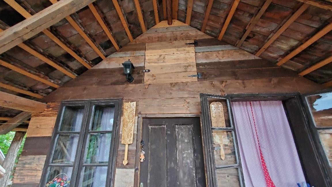 Casa Rustic Feher & Fekete Vendeghazak Sovata Exteriör bild