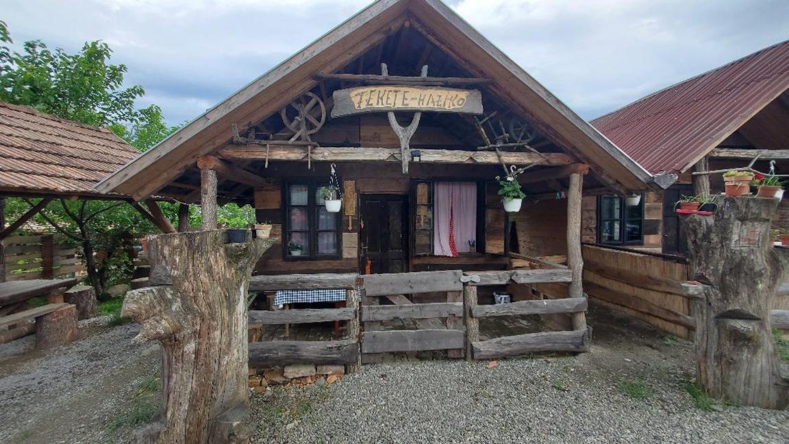 Casa Rustic Feher & Fekete Vendeghazak Sovata Exteriör bild