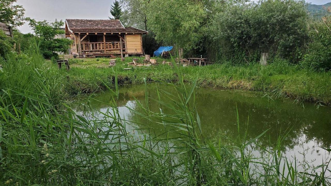 Casa Rustic Feher & Fekete Vendeghazak Sovata Exteriör bild