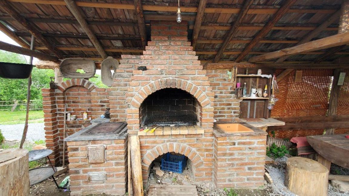 Casa Rustic Feher & Fekete Vendeghazak Sovata Exteriör bild