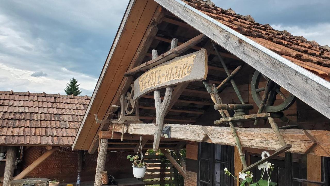 Casa Rustic Feher & Fekete Vendeghazak Sovata Exteriör bild